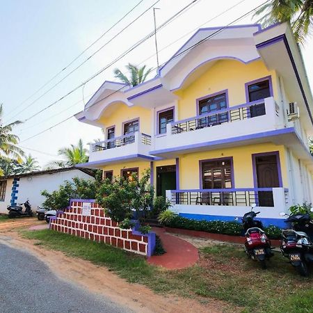 Lobo'S Guesthouse Cavelossim Dış mekan fotoğraf