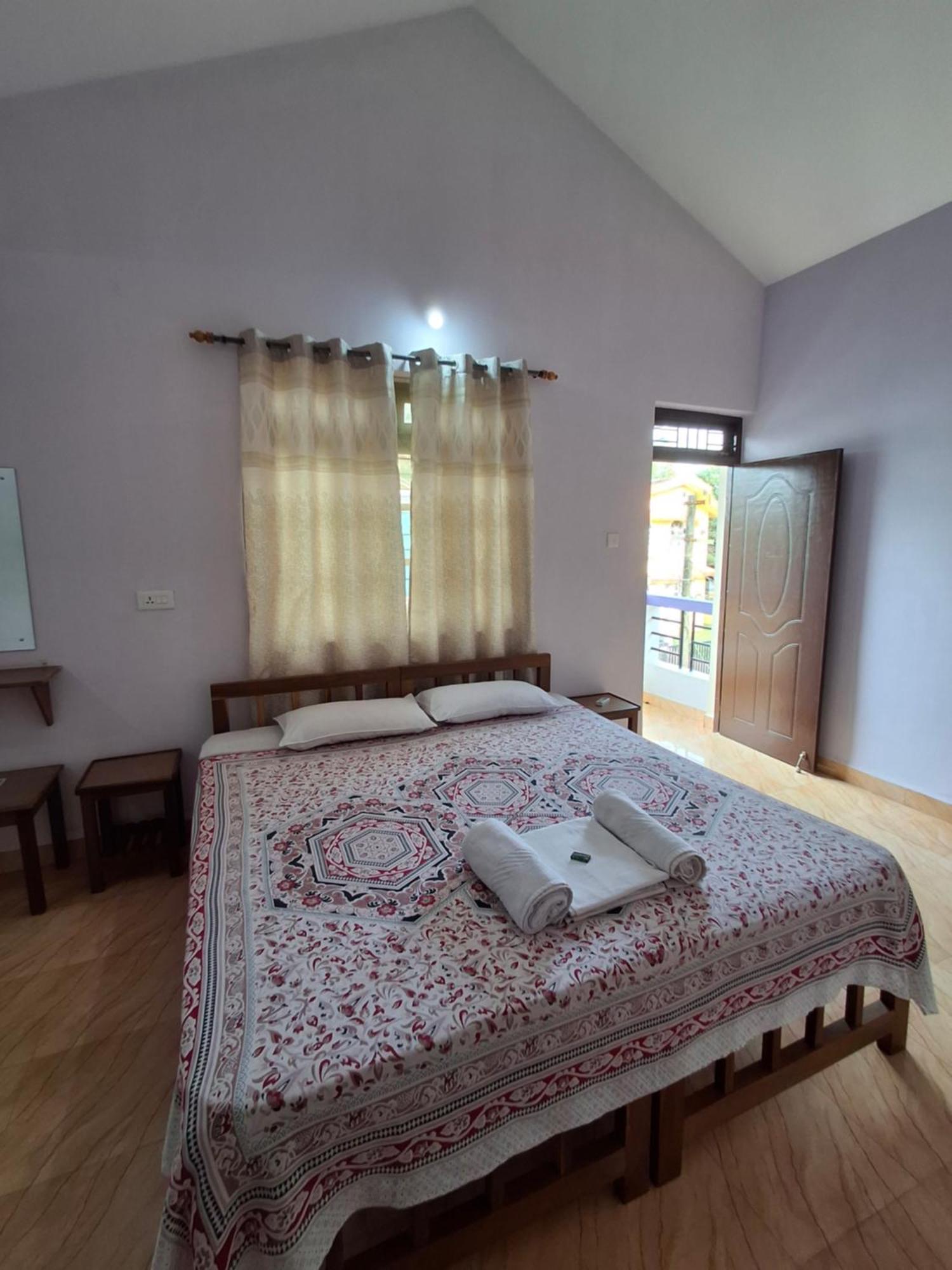 Lobo'S Guesthouse Cavelossim Dış mekan fotoğraf